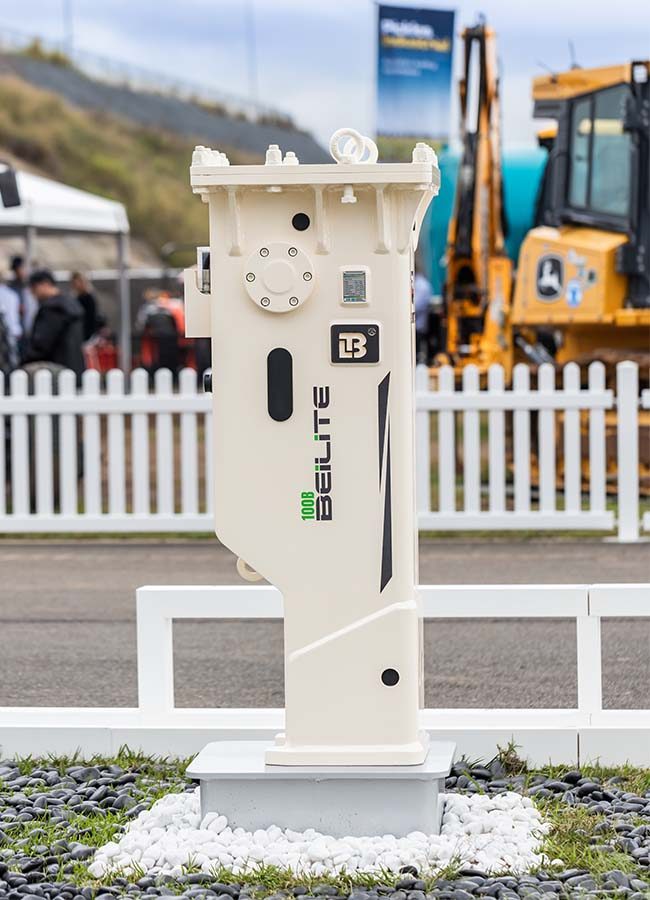 BLTB-100 Hydraulic Hammer for 22,000–35,300 lb Excavators