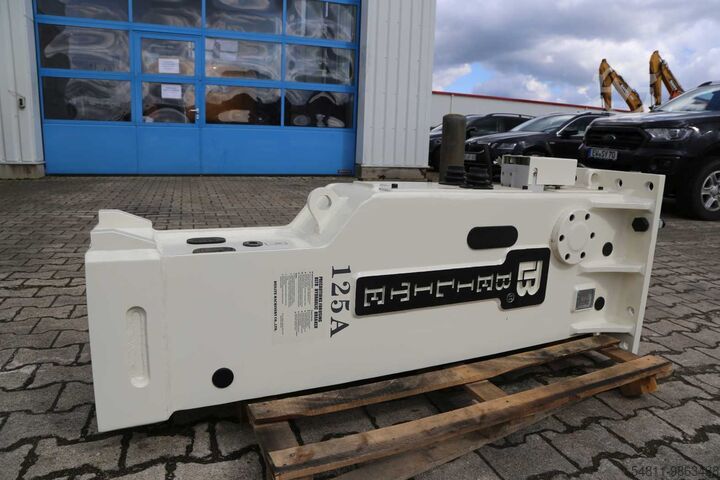 BLTB 125 hydraulic hammer for 30,800 – 39,600 lbs excavator
