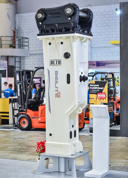 BLTB 165 hydraulic hammer for 72,600 – 83,600 lbs excavator